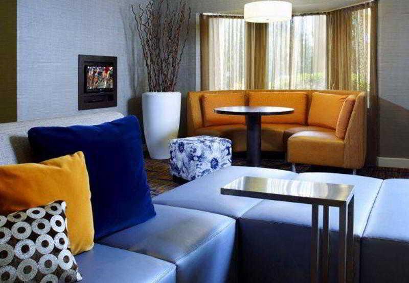 Courtyard Columbus Airport Hotell Eksteriør bilde
